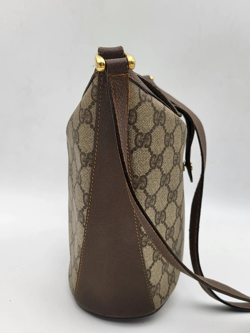 Gucci Vintage GG Canvas Crossbody Bucket Bag with Web Stripe. Auth..w/COA. - Picture 4 of 16